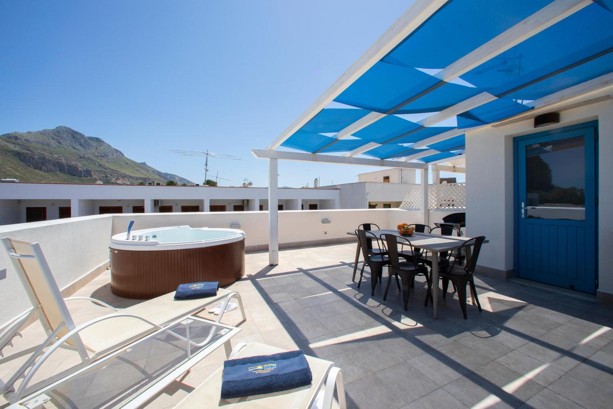 Itaca E Medea - Appartamenti Con Idromassaggio In Terrazza ซานวิโต โลคาโป ภายนอก รูปภาพ